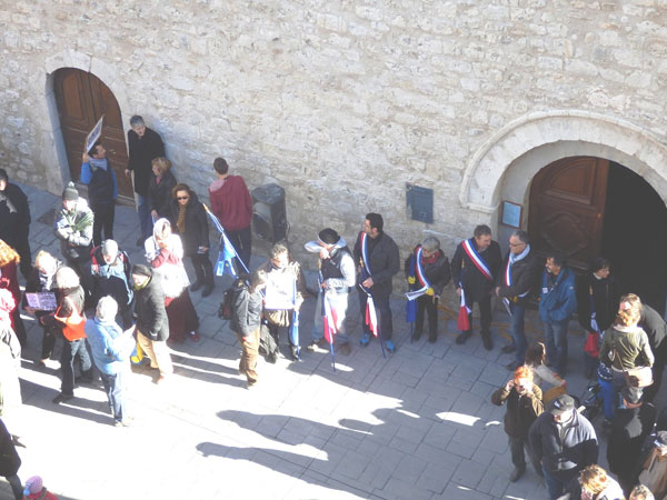 Marche républicaine contre la barbarie à Saillans