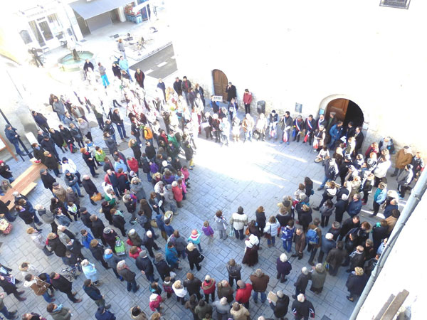 rassemblement-contre-la-barbarie-saillans-11janvier-4