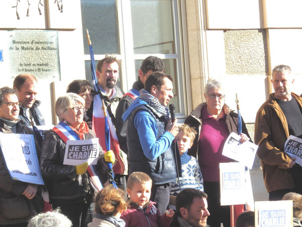 rassemblement-contre-la-barbarie-saillans-11janvier-7