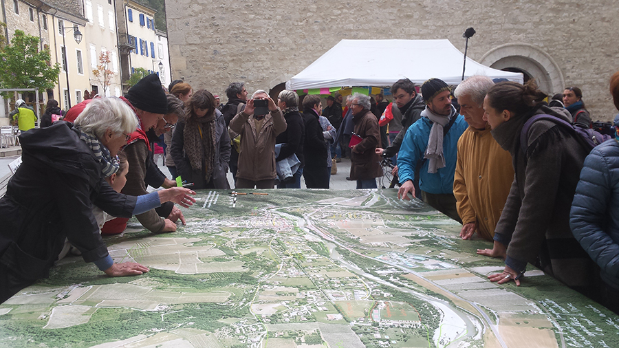 Samedi 23 et Dimanche 24 Avril se sont déroulés quatre ateliers « Grandes cartes »