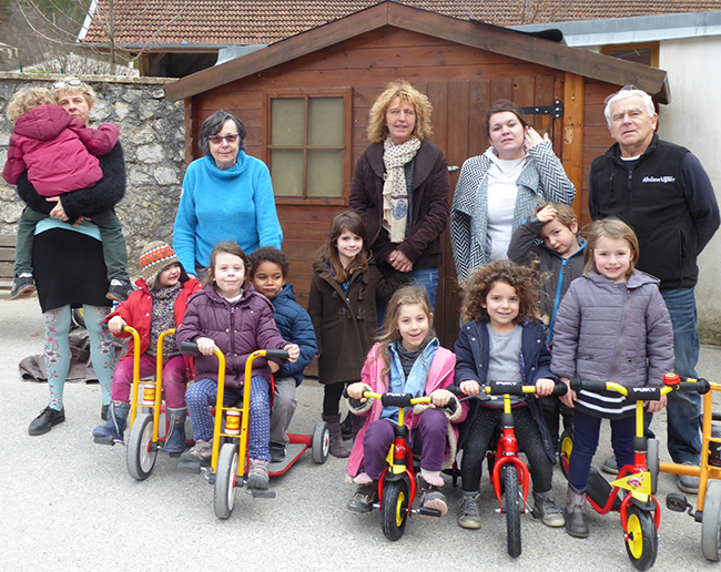 Le SIVU du pays de Saillans offre des petits vélos aux TAP