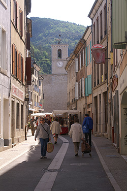 grande rue saillans - photo Piaguet