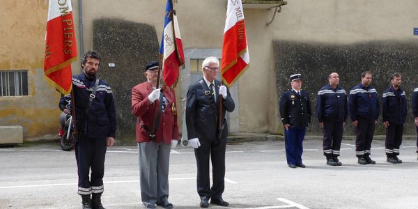 6-Les-3-portes-drapeaux-08-05-17